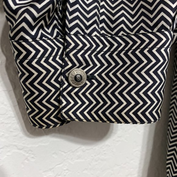 VERSACE Classic V2 Authentic Mens XL Silk Zig Zag Pattern Button Down Shirt - Picture 6 of 13